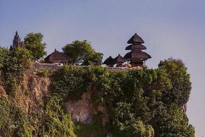 Kilas Sejarah Pura Uluwatu