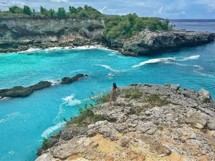 pantai blue lagoon bali nusa ceningan