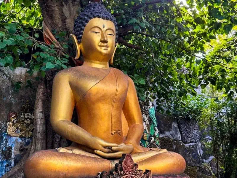patung buddha brahma vihara