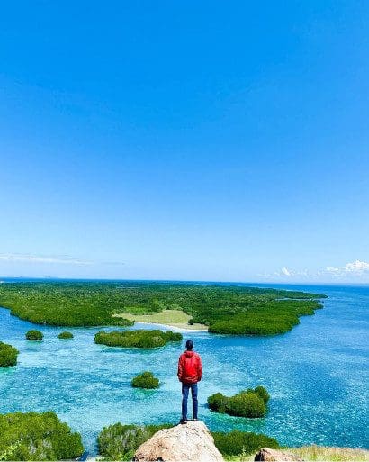 pesona wisata bukit mantar